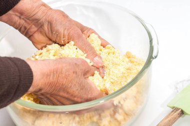 El pandebono hamur yoğurma