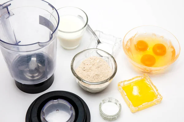 Σύνθεση των συστατικών να προετοιμαστούν quinoa κρέπες — Φωτογραφία Αρχείου