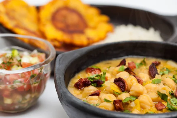 Garbanzos con salchicha — Foto de Stock