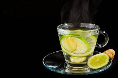 Su buharlı sıcak limon ve zencefil