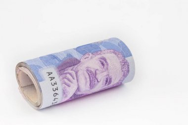 Elli bin Kolombiyalı peso faturaları rulo