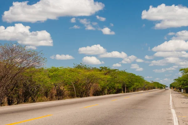 La Guajira Kolombiya, yalnız düz yol — Stok fotoğraf