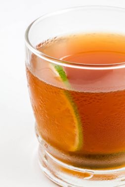 Soğuk şeker kamışı-suyla limon