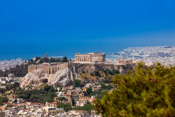 The city of Athens seen from the Mount Lycabettus a Cretaceous limestone hill — Stock Photo, Image