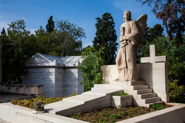 Az athéni első temetőben 1837-ben megnyitott sírok részletei — Stock Fotó