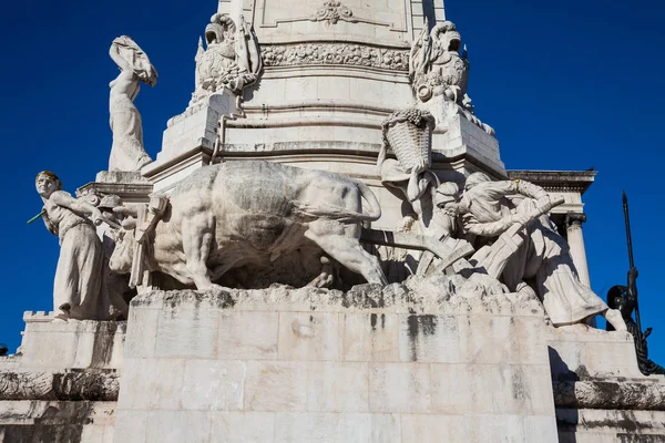 Dettaglio del monumento al marchese di Pombal situato in un'importante rotonda nella città di Lisbona in Portogallo — Foto Stock