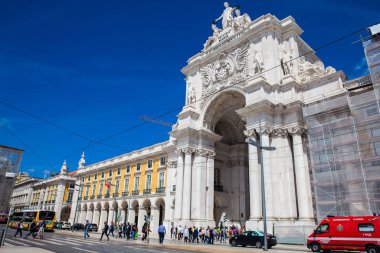 Rua Augusta Kemeri Ticaret Meydanı 'nda ve 1755 depreminden sonra Lisboa şehrinin yeniden inşası için inşa edildi.
