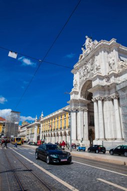 Rua Augusta Kemeri Ticaret Meydanı 'nda ve 1755 depreminden sonra Lisboa şehrinin yeniden inşası için inşa edildi.