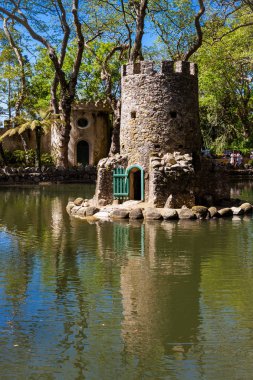 Sintra belediyesindeki Pena Park bahçesinde erken bir bahar günü