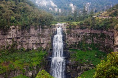 Ünlü Tequendama Şelalesi, Bogota 'nın güneybatısında, Soacha belediyesinde yer almaktadır. 