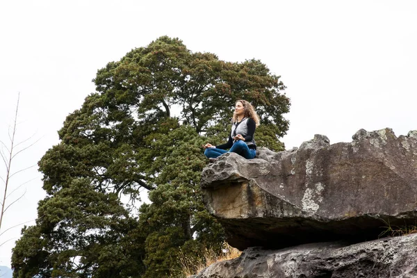 Tourist visiting the Piedras del Tunjo Archaeological Park in the municipality of Facatativa — Stock Photo, Image