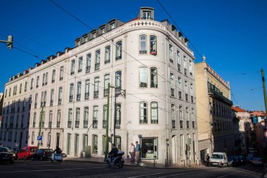 Lizbon, Portekiz - Mayıs 2018: Lizbon 'daki Cumhuriyet Meclisi etrafındaki güzel sokaklar