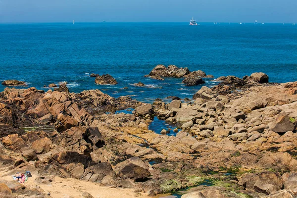 Journée ensoleillée sur le magnifique littoral et les plages de Porto au Portugal — Photo