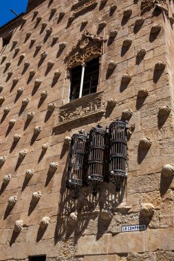 Tarihi Mermiler Evi 1517 'de İspanya' nın Salamanca kentinde inşa edildi.