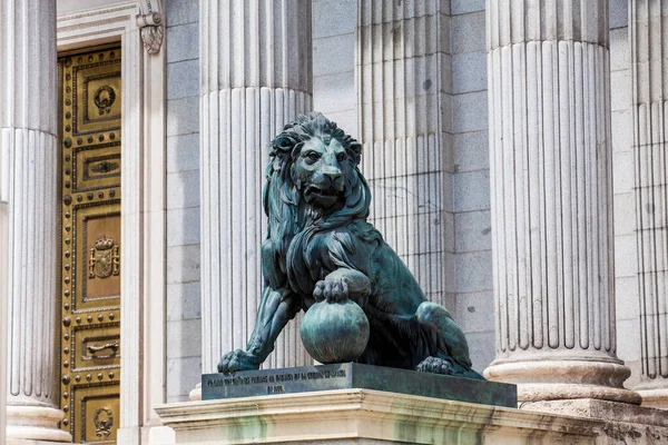 Madrid Spain May 2018 Lion Statue Palacio Las Cortes Building — Stock Fotó