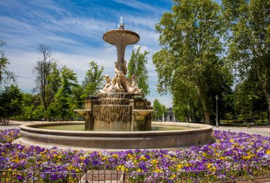 Galapagos Çeşmesi veya İsabel Çeşmesi Madrid 'de Retiro Parkı' nda bulunan anıtsal bir çeşme.