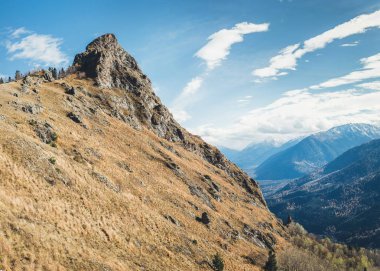 Kuzey Kafkasya'da Zakan dağ köyü dağın tepesine