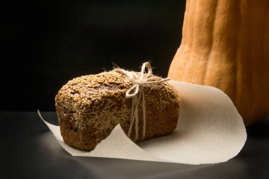 Çavdar unu üzerinden taze kepekli ekmek