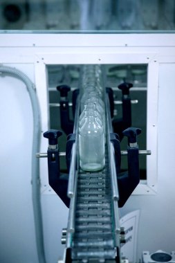 Covid-19 virüs aşısının farmakolojik üretimi. Kavram - covid-19 salgınına karşı zafer