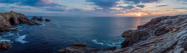 Panorama modré moře v Bretani — Stock fotografie