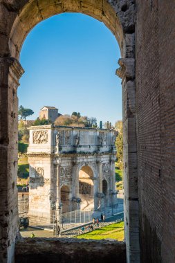 Colosseum görülen Constantine'Arch