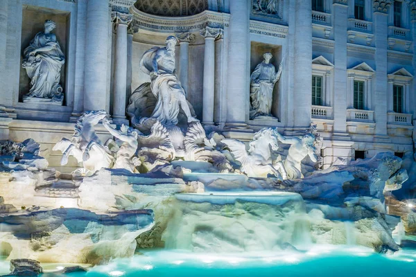 Fonte de Trevi à noite — Fotografia de Stock