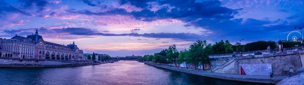 Панорама Парижа з Музей Орсе, річку Сену — стокове фото