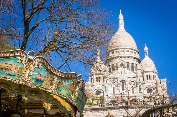 Sacre coeur y carrusel en Montmartre — Foto de Stock