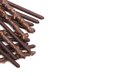 Beyaz zemin üzerine Çikolata dolgulu bisküvi sopa