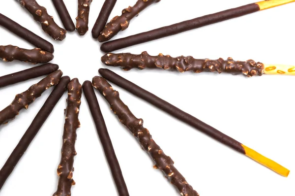 Chocolate preenchido biscoito varas em fundo branco — Fotografia de Stock