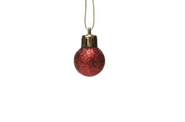 白い背景の赤い輝きクリスマス ボール — ストック写真