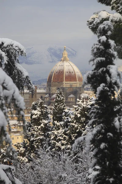 İtalya, Floransa kar ile.