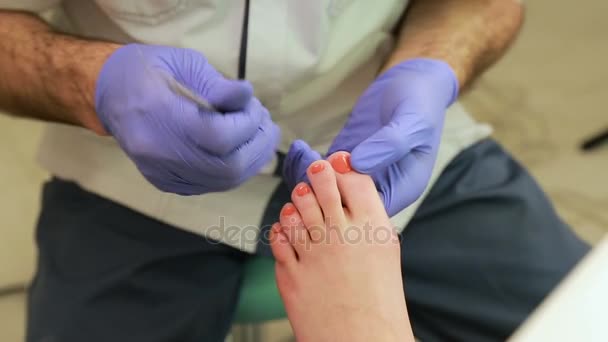 Voeten zorg procedure, medische pedicure, pedicure met machine — Stockvideo