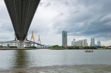 Karayolu Köprüsü ve nehir