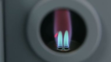 Bir laboratuvarda brülör