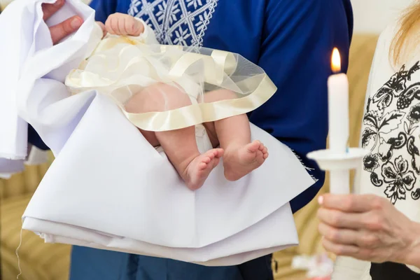 Baby fötter närbild — Stockfoto