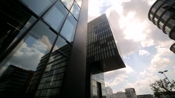 Kamerarörelserna är en hyatt hotel. Düsseldorf, Tyskland — Stockvideo