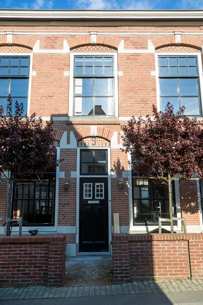 Küre kürek Kano genç adam. Dusseldorf Almanya