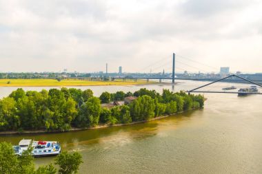 Sabah sırasında hava görünümünü Dusseldorf. Medya liman Dusseldorf