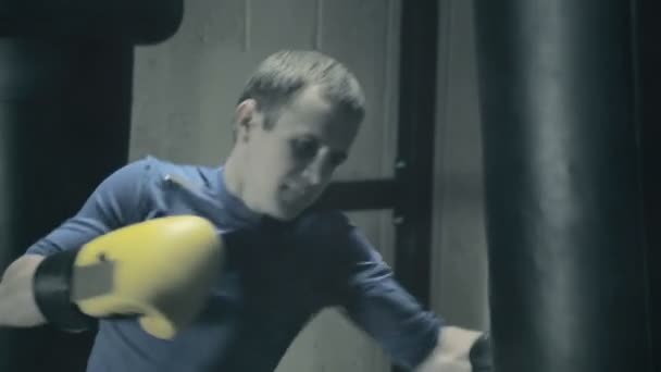 Boxer punching bag. Slow motion. — Stock Video