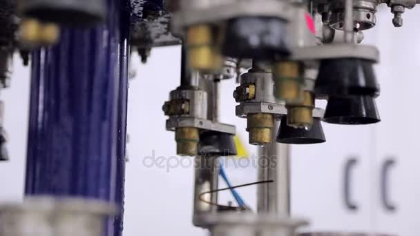 Line of water production. Work of automatic robotic equipment — Stock Video