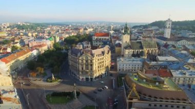 Anteni Old City Lviv, şehrin orta kesiminde, kitap evi