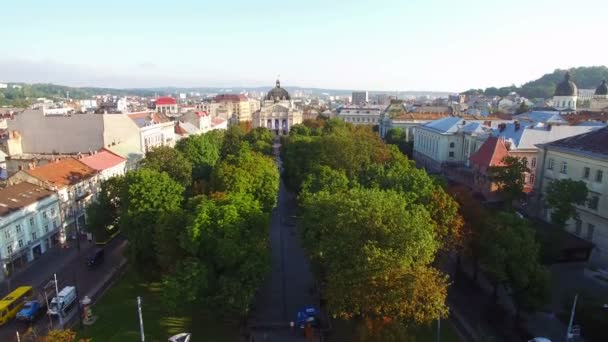 Aerial Lviv Opera e Ballet Theatre. Belos teatros na Europa . — Vídeo de Stock