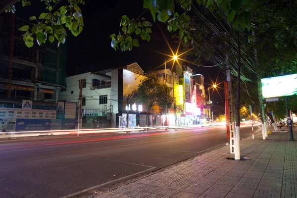 Nha Trang Vietnam Mei 2015 Lalu Lintas Malam Jalan Kota — Stok Foto