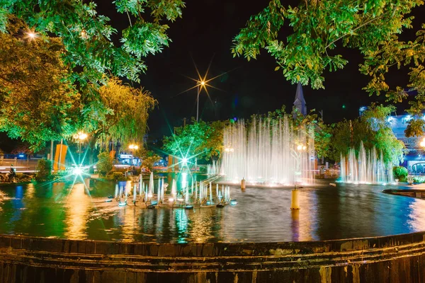 Nha Trang Vietnam Mayo 2015 Parque Con Una Fuente Centro — Foto de Stock