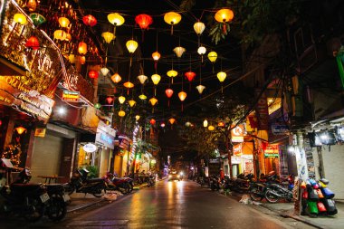 Hanoi. Vietnam. 3 Ocak 2017. Çin sokak fenerleri.