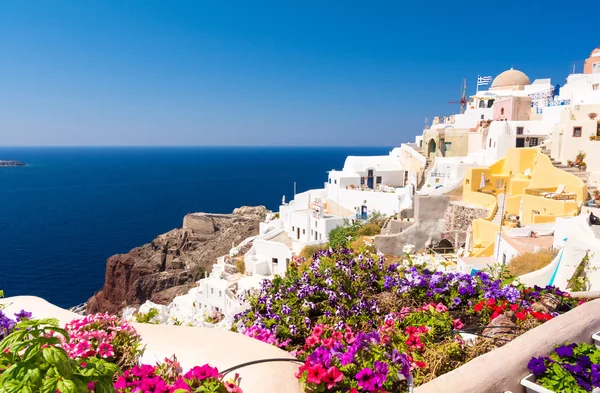 Oia village on Santorini island, Cyclades, Greece — Stock Photo, Image