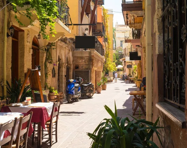 Вузькі вулиці в місто Ханья на острові Крит, Греція — стокове фото