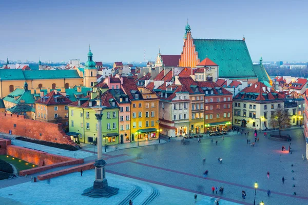 Varsovia Ciudad Vieja por la noche, Polonia — Foto de Stock