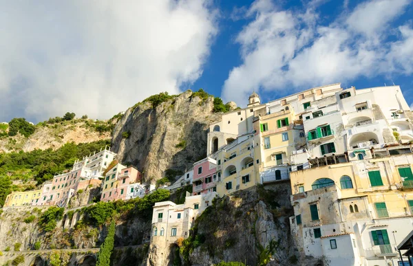 Amalfi coast, İtalya için Amalfi şehir renkli evleri — Stok fotoğraf